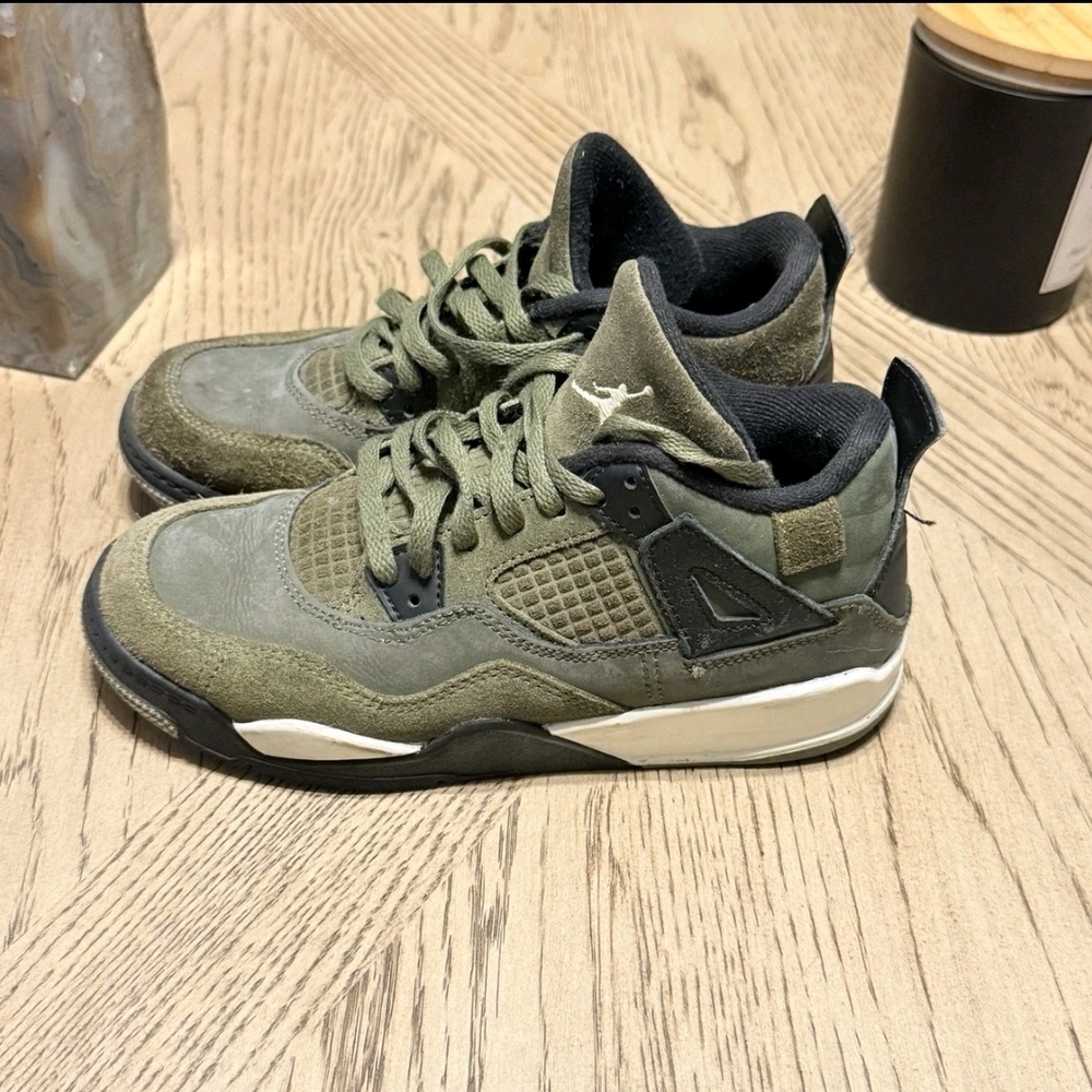 NIKE | Kids 2 Y | Air Jordan 4 Retro SE Craft Medium Olive Shoes FB9929-200
